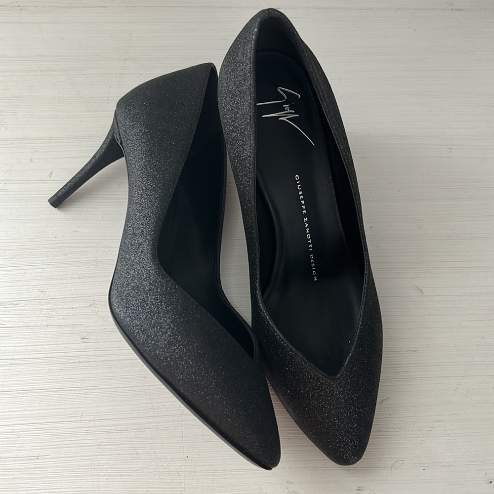 Giuseppe Zanotti women’s pump heels